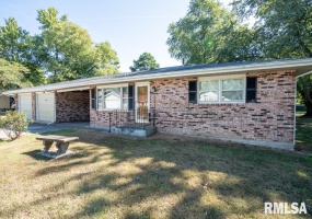 208 SYCAMORE Street, Elkville, Illinois 62932, 2 Bedrooms Bedrooms, 0 ,2 BathroomsBathrooms,Residential,For Sale,SYCAMORE,0,RMAQC4266929