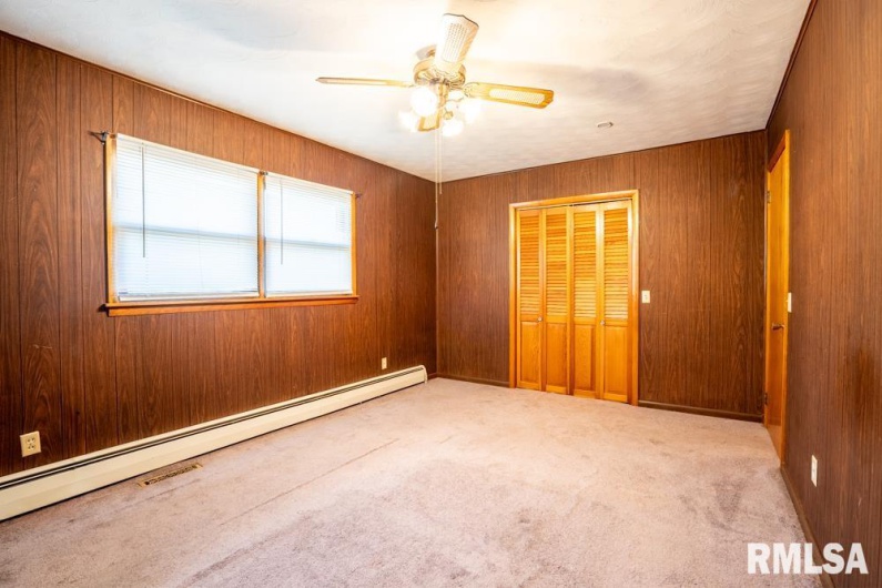 208 SYCAMORE Street, Elkville, Illinois 62932, 2 Bedrooms Bedrooms, 0 ,2 BathroomsBathrooms,Residential,For Sale,SYCAMORE,0,RMAQC4266929