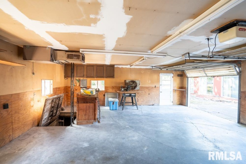 208 SYCAMORE Street, Elkville, Illinois 62932, 2 Bedrooms Bedrooms, 0 ,2 BathroomsBathrooms,Residential,For Sale,SYCAMORE,0,RMAQC4266929