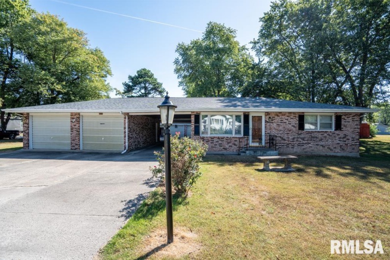 208 SYCAMORE Street, Elkville, Illinois 62932, 2 Bedrooms Bedrooms, 0 ,2 BathroomsBathrooms,Residential,For Sale,SYCAMORE,0,RMAQC4266929