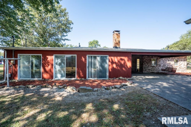 208 SYCAMORE Street, Elkville, Illinois 62932, 2 Bedrooms Bedrooms, 0 ,2 BathroomsBathrooms,Residential,For Sale,SYCAMORE,0,RMAQC4266929