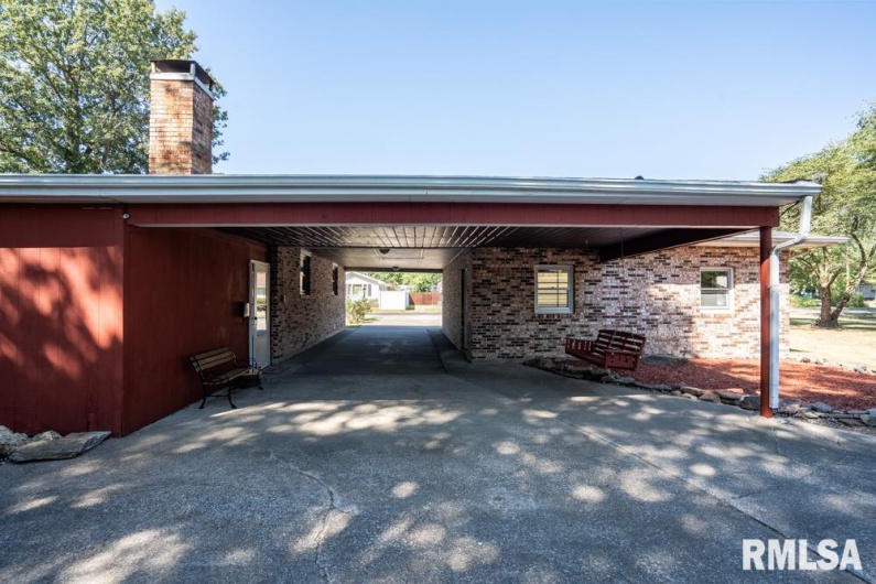 208 SYCAMORE Street, Elkville, Illinois 62932, 2 Bedrooms Bedrooms, 0 ,2 BathroomsBathrooms,Residential,For Sale,SYCAMORE,0,RMAQC4266929