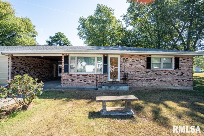 208 SYCAMORE Street, Elkville, Illinois 62932, 2 Bedrooms Bedrooms, 0 ,2 BathroomsBathrooms,Residential,For Sale,SYCAMORE,0,RMAQC4266929