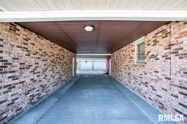 208 SYCAMORE Street, Elkville, Illinois 62932, 2 Bedrooms Bedrooms, 0 ,2 BathroomsBathrooms,Residential,For Sale,SYCAMORE,0,RMAQC4266929