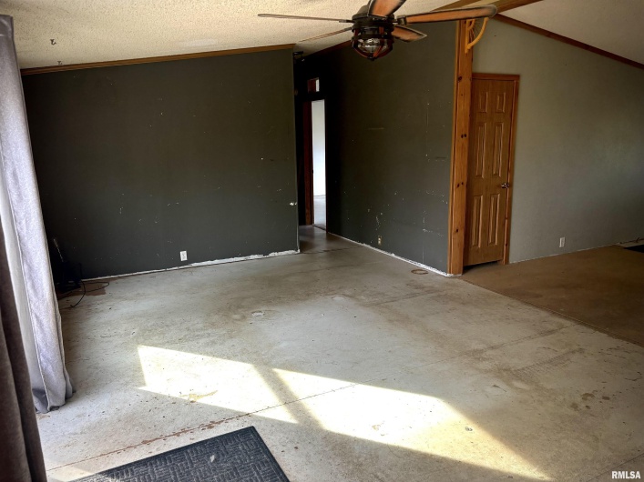 4295 Lick Creek Road, Buncombe, Illinois 62912, 3 Bedrooms Bedrooms, 0 ,2 BathroomsBathrooms,Residential,For Sale,Lick Creek,0,RMAQC4266931