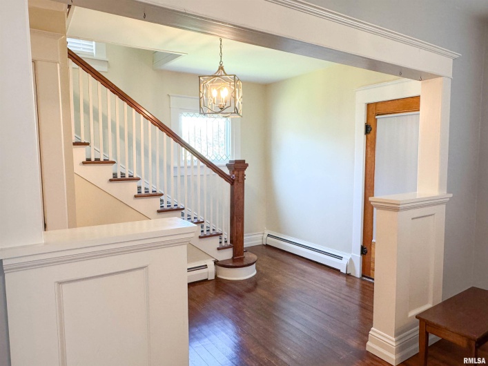 102 FRONT Street, Dongola, Illinois 62926, 5 Bedrooms Bedrooms, 0 ,3 BathroomsBathrooms,Residential,For Sale,FRONT,0,RMAEB459546