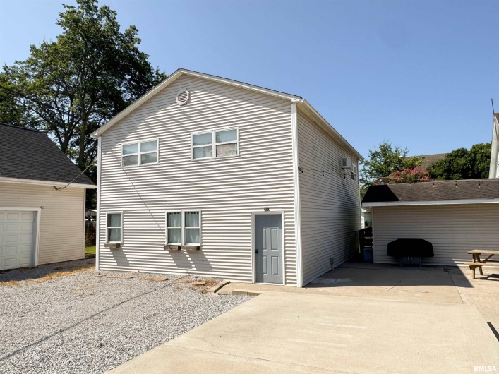 102 FRONT Street, Dongola, Illinois 62926, 5 Bedrooms Bedrooms, 0 ,3 BathroomsBathrooms,Residential,For Sale,FRONT,0,RMAEB459546