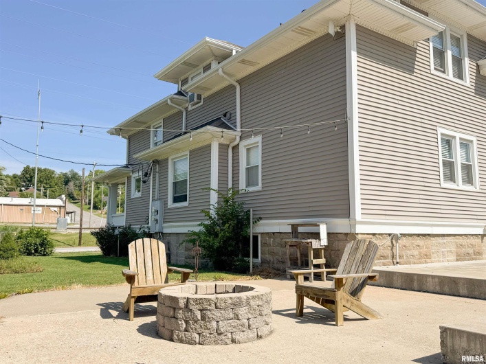 102 FRONT Street, Dongola, Illinois 62926, 5 Bedrooms Bedrooms, 0 ,3 BathroomsBathrooms,Residential,For Sale,FRONT,0,RMAEB459546