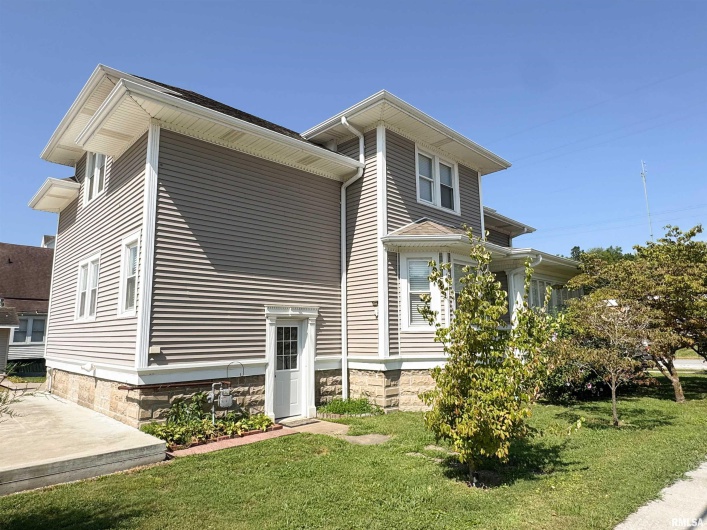 102 FRONT Street, Dongola, Illinois 62926, 5 Bedrooms Bedrooms, 0 ,3 BathroomsBathrooms,Residential,For Sale,FRONT,0,RMAEB459546