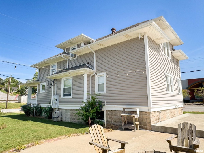 102 FRONT Street, Dongola, Illinois 62926, 5 Bedrooms Bedrooms, 0 ,3 BathroomsBathrooms,Residential,For Sale,FRONT,0,RMAEB459546