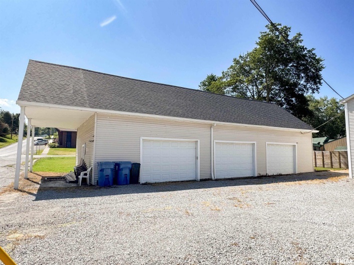 102 FRONT Street, Dongola, Illinois 62926, 5 Bedrooms Bedrooms, 0 ,3 BathroomsBathrooms,Residential,For Sale,FRONT,0,RMAEB459546