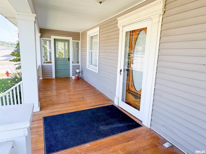 102 FRONT Street, Dongola, Illinois 62926, 5 Bedrooms Bedrooms, 0 ,3 BathroomsBathrooms,Residential,For Sale,FRONT,0,RMAEB459546