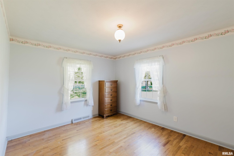 14655 CHRISTMAS TREE Road, Johnston City, Illinois 62951, 3 Bedrooms Bedrooms, 0 ,1 BathroomBathrooms,Residential,For Sale,CHRISTMAS TREE,0,RMAQC4266934