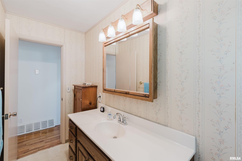 14655 CHRISTMAS TREE Road, Johnston City, Illinois 62951, 3 Bedrooms Bedrooms, 0 ,1 BathroomBathrooms,Residential,For Sale,CHRISTMAS TREE,0,RMAQC4266934