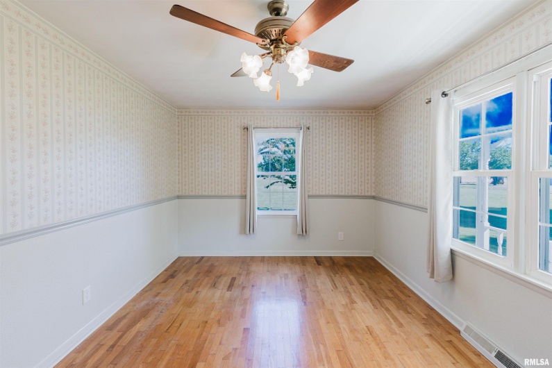14655 CHRISTMAS TREE Road, Johnston City, Illinois 62951, 3 Bedrooms Bedrooms, 0 ,1 BathroomBathrooms,Residential,For Sale,CHRISTMAS TREE,0,RMAQC4266934