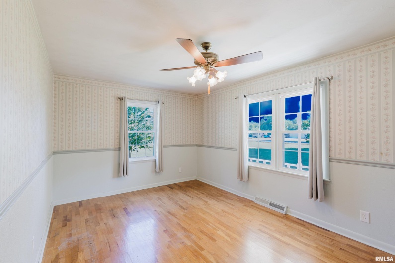 14655 CHRISTMAS TREE Road, Johnston City, Illinois 62951, 3 Bedrooms Bedrooms, 0 ,1 BathroomBathrooms,Residential,For Sale,CHRISTMAS TREE,0,RMAQC4266934