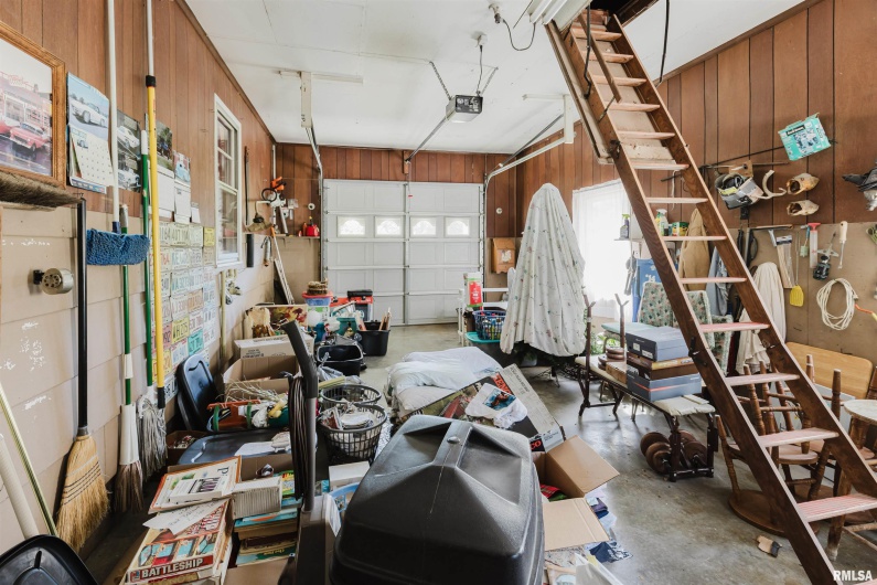 14655 CHRISTMAS TREE Road, Johnston City, Illinois 62951, 3 Bedrooms Bedrooms, 0 ,1 BathroomBathrooms,Residential,For Sale,CHRISTMAS TREE,0,RMAQC4266934