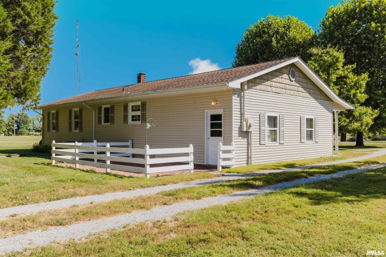 14655 CHRISTMAS TREE Road, Johnston City, Illinois 62951, 3 Bedrooms Bedrooms, 0 ,1 BathroomBathrooms,Residential,For Sale,CHRISTMAS TREE,0,RMAQC4266934