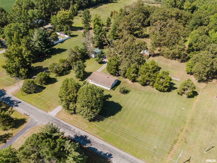 14655 CHRISTMAS TREE Road, Johnston City, Illinois 62951, 3 Bedrooms Bedrooms, 0 ,1 BathroomBathrooms,Residential,For Sale,CHRISTMAS TREE,0,RMAQC4266934