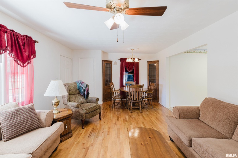14655 CHRISTMAS TREE Road, Johnston City, Illinois 62951, 3 Bedrooms Bedrooms, 0 ,1 BathroomBathrooms,Residential,For Sale,CHRISTMAS TREE,0,RMAQC4266934