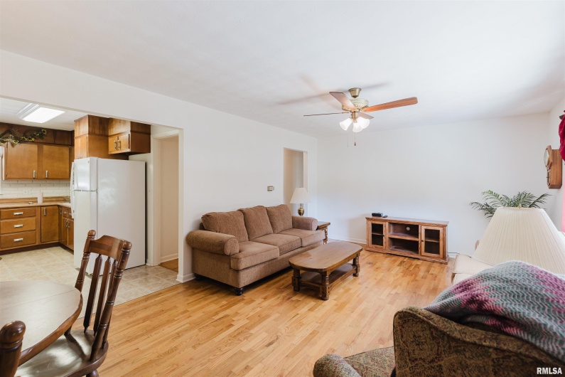 14655 CHRISTMAS TREE Road, Johnston City, Illinois 62951, 3 Bedrooms Bedrooms, 0 ,1 BathroomBathrooms,Residential,For Sale,CHRISTMAS TREE,0,RMAQC4266934