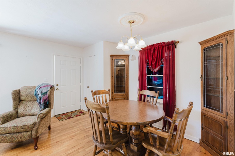 14655 CHRISTMAS TREE Road, Johnston City, Illinois 62951, 3 Bedrooms Bedrooms, 0 ,1 BathroomBathrooms,Residential,For Sale,CHRISTMAS TREE,0,RMAQC4266934