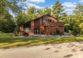 183 HERITAGE Road, Carbondale, Illinois 62903, 3 Bedrooms Bedrooms, 0 ,2 BathroomsBathrooms,Residential,For Sale,HERITAGE,0,RMAEB459548