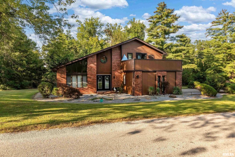 183 HERITAGE Road, Carbondale, Illinois 62903, 3 Bedrooms Bedrooms, 0 ,2 BathroomsBathrooms,Residential,For Sale,HERITAGE,0,RMAEB459548