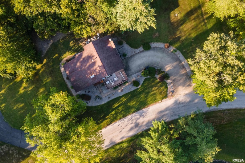 183 HERITAGE Road, Carbondale, Illinois 62903, 3 Bedrooms Bedrooms, 0 ,2 BathroomsBathrooms,Residential,For Sale,HERITAGE,0,RMAEB459548