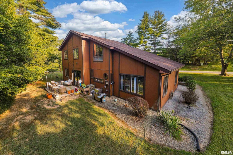 183 HERITAGE Road, Carbondale, Illinois 62903, 3 Bedrooms Bedrooms, 0 ,2 BathroomsBathrooms,Residential,For Sale,HERITAGE,0,RMAEB459548