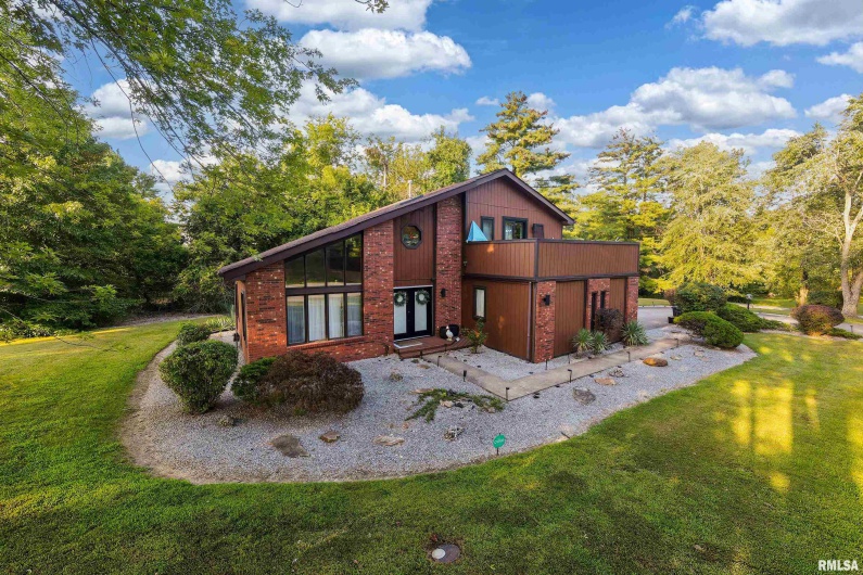 183 HERITAGE Road, Carbondale, Illinois 62903, 3 Bedrooms Bedrooms, 0 ,2 BathroomsBathrooms,Residential,For Sale,HERITAGE,0,RMAEB459548