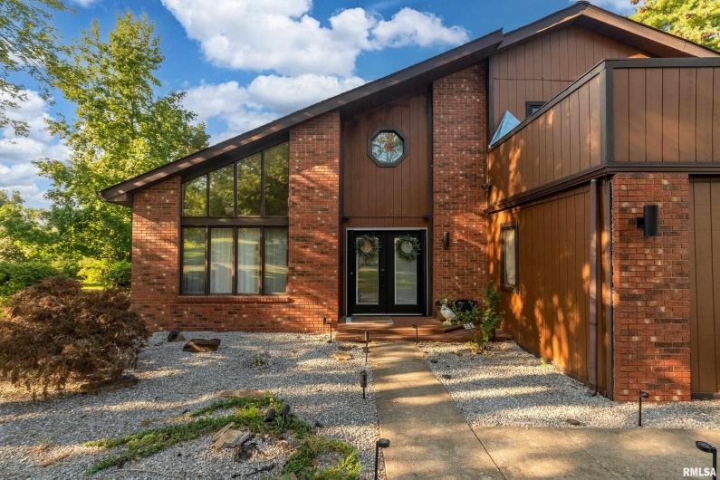 183 HERITAGE Road, Carbondale, Illinois 62903, 3 Bedrooms Bedrooms, 0 ,2 BathroomsBathrooms,Residential,For Sale,HERITAGE,0,RMAEB459548