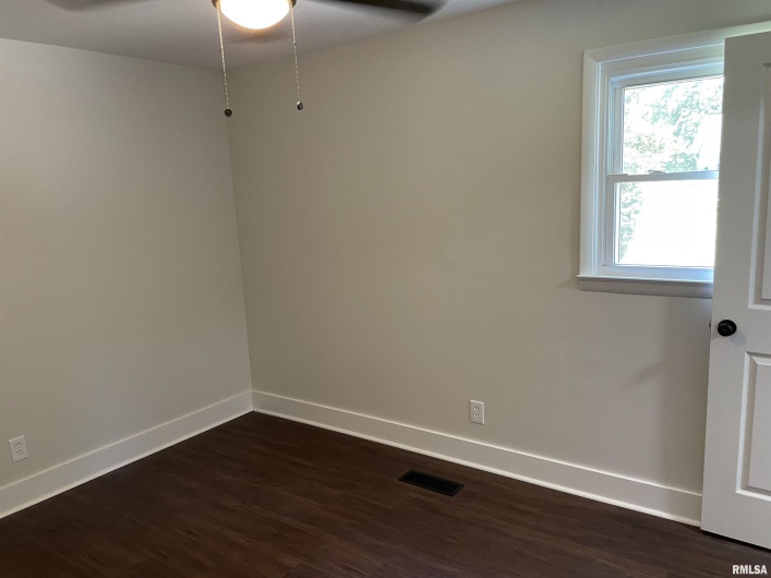 319 LINDSEY Street, Metropolis, Illinois 62960, 3 Bedrooms Bedrooms, 0 ,2 BathroomsBathrooms,Residential,For Sale,LINDSEY,0,RMAEB459554