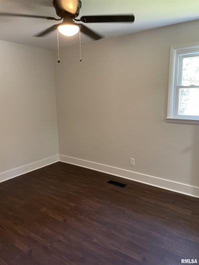 319 LINDSEY Street, Metropolis, Illinois 62960, 3 Bedrooms Bedrooms, 0 ,2 BathroomsBathrooms,Residential,For Sale,LINDSEY,0,RMAEB459554