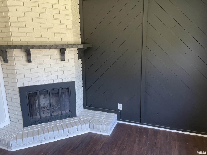 319 LINDSEY Street, Metropolis, Illinois 62960, 3 Bedrooms Bedrooms, 0 ,2 BathroomsBathrooms,Residential,For Sale,LINDSEY,0,RMAEB459554