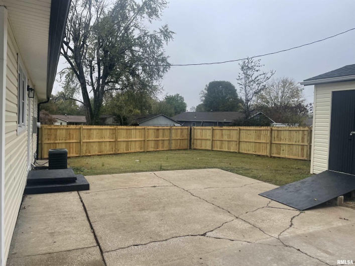 319 LINDSEY Street, Metropolis, Illinois 62960, 3 Bedrooms Bedrooms, 0 ,2 BathroomsBathrooms,Residential,For Sale,LINDSEY,0,RMAEB459554