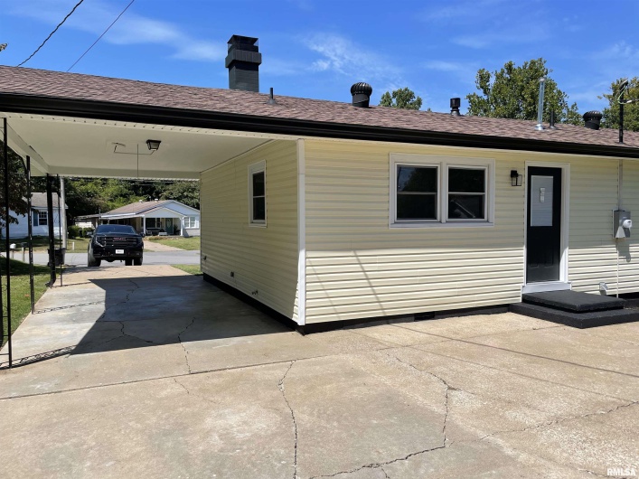 319 LINDSEY Street, Metropolis, Illinois 62960, 3 Bedrooms Bedrooms, 0 ,2 BathroomsBathrooms,Residential,For Sale,LINDSEY,0,RMAEB459554