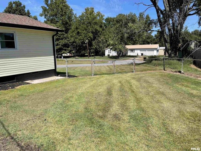 319 LINDSEY Street, Metropolis, Illinois 62960, 3 Bedrooms Bedrooms, 0 ,2 BathroomsBathrooms,Residential,For Sale,LINDSEY,0,RMAEB459554