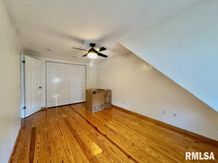 1204 THOMPSON Street, Carterville, Illinois 62918, 3 Bedrooms Bedrooms, 0 ,2 BathroomsBathrooms,Residential,For Sale,THOMPSON,0,RMAEB459555
