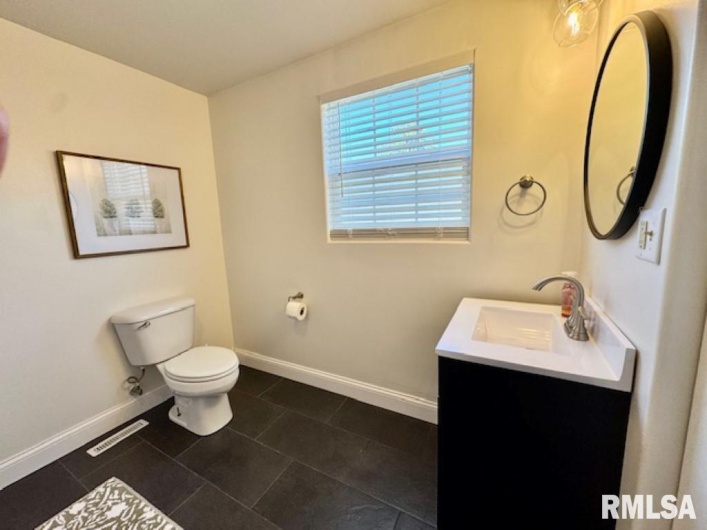 1204 THOMPSON Street, Carterville, Illinois 62918, 3 Bedrooms Bedrooms, 0 ,2 BathroomsBathrooms,Residential,For Sale,THOMPSON,0,RMAEB459555