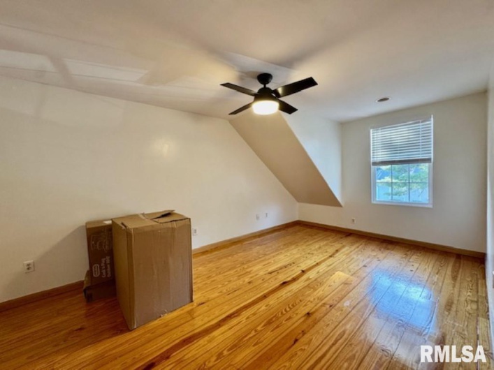 1204 THOMPSON Street, Carterville, Illinois 62918, 3 Bedrooms Bedrooms, 0 ,2 BathroomsBathrooms,Residential,For Sale,THOMPSON,0,RMAEB459555