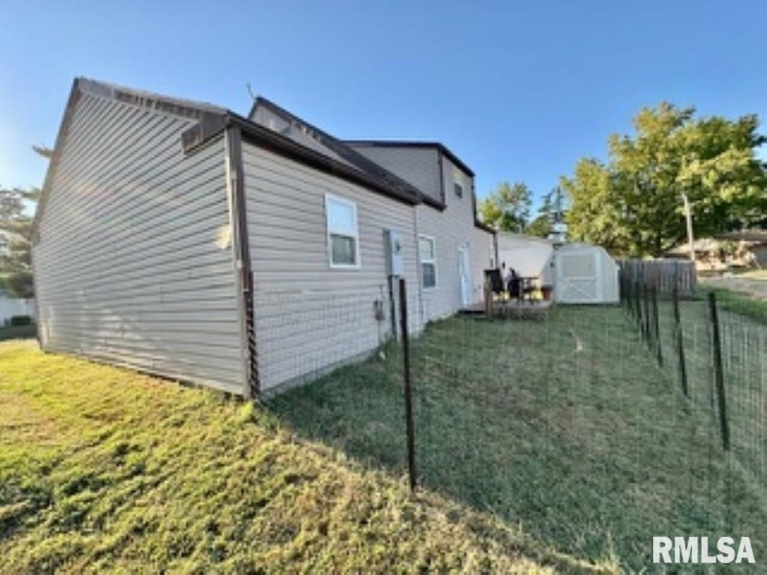 1204 THOMPSON Street, Carterville, Illinois 62918, 3 Bedrooms Bedrooms, 0 ,2 BathroomsBathrooms,Residential,For Sale,THOMPSON,0,RMAEB459555