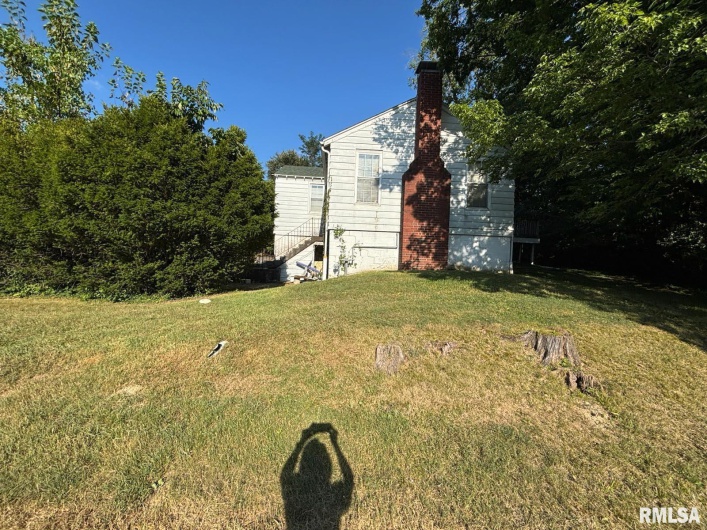 1105 COLLEGE Street, Carbondale, Illinois 62901, 3 Bedrooms Bedrooms, 0 ,1 BathroomBathrooms,Residential,For Sale,COLLEGE,0,RMAPA1260614