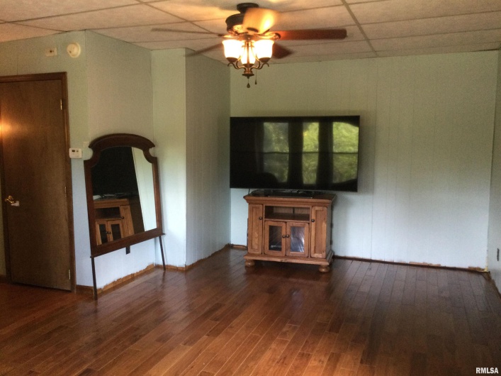 203 Whitlock Street, Jonesboro, Illinois 62952, 3 Bedrooms Bedrooms, 0 ,2 BathroomsBathrooms,Residential,For Sale,Whitlock,0,RMAQC4266986