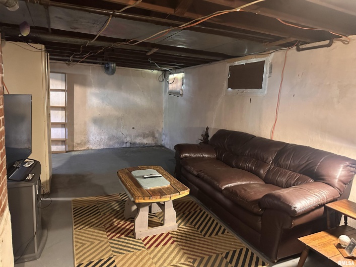305 LOCUST Street, Jonesboro, Illinois 62952, 2 Bedrooms Bedrooms, 0 ,1 BathroomBathrooms,Residential,For Sale,LOCUST,0,RMAQC4266987