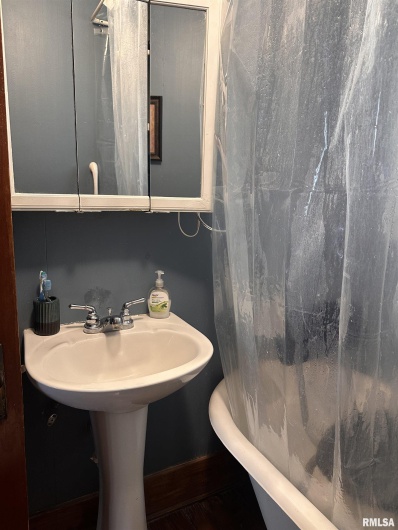 305 LOCUST Street, Jonesboro, Illinois 62952, 2 Bedrooms Bedrooms, 0 ,1 BathroomBathrooms,Residential,For Sale,LOCUST,0,RMAQC4266987