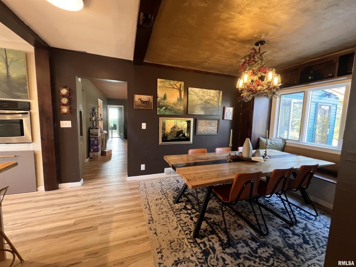 904 OAKLAND Avenue, Carbondale, Illinois 62901, 4 Bedrooms Bedrooms, 0 ,2 BathroomsBathrooms,Residential,For Sale,OAKLAND,0,RMAEB459570