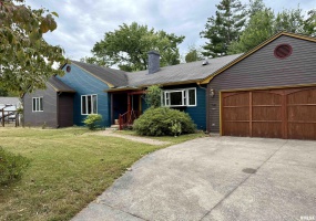 904 OAKLAND Avenue, Carbondale, Illinois 62901, 4 Bedrooms Bedrooms, 0 ,2 BathroomsBathrooms,Residential,For Sale,OAKLAND,0,RMAEB459570