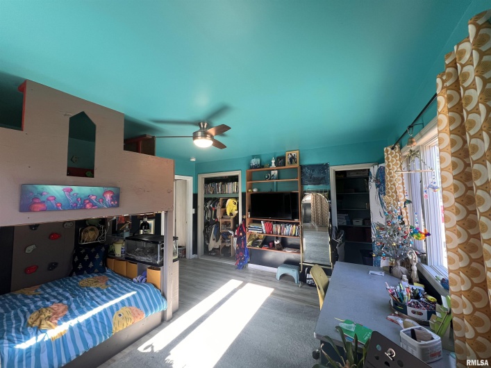 904 OAKLAND Avenue, Carbondale, Illinois 62901, 4 Bedrooms Bedrooms, 0 ,2 BathroomsBathrooms,Residential,For Sale,OAKLAND,0,RMAEB459570