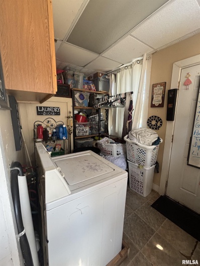 1002 FERRY Street, Metropolis, Illinois 62960, 3 Bedrooms Bedrooms, 0 ,1 BathroomBathrooms,Residential,For Sale,FERRY,0,RMAEB459571